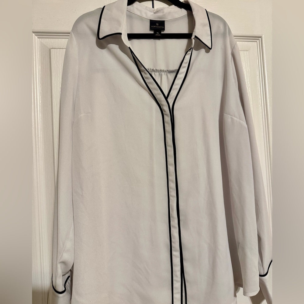 Worthington XL Ivory Blouse with black trim